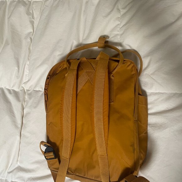 Fjallraven Kanken Laptop 13 in - Picture 7 of 11